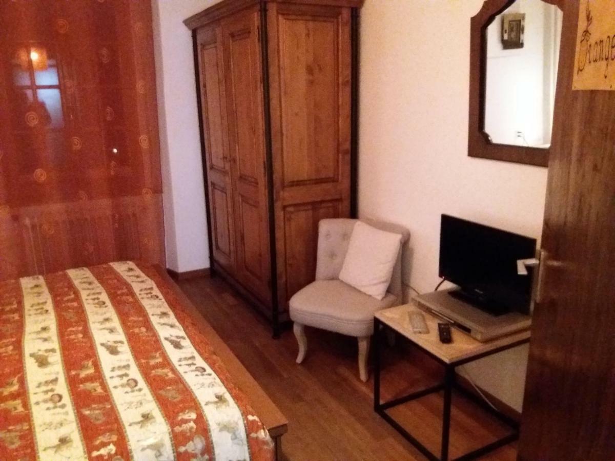 Chambres D'Hotes Chez Pierrot Et Flo Vugelles-La Mothe Esterno foto